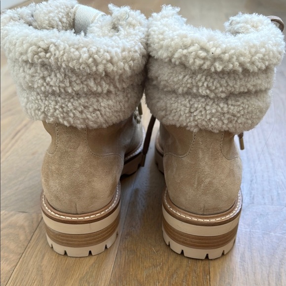 Women\'s Tan Shearling Lace-Up Boots